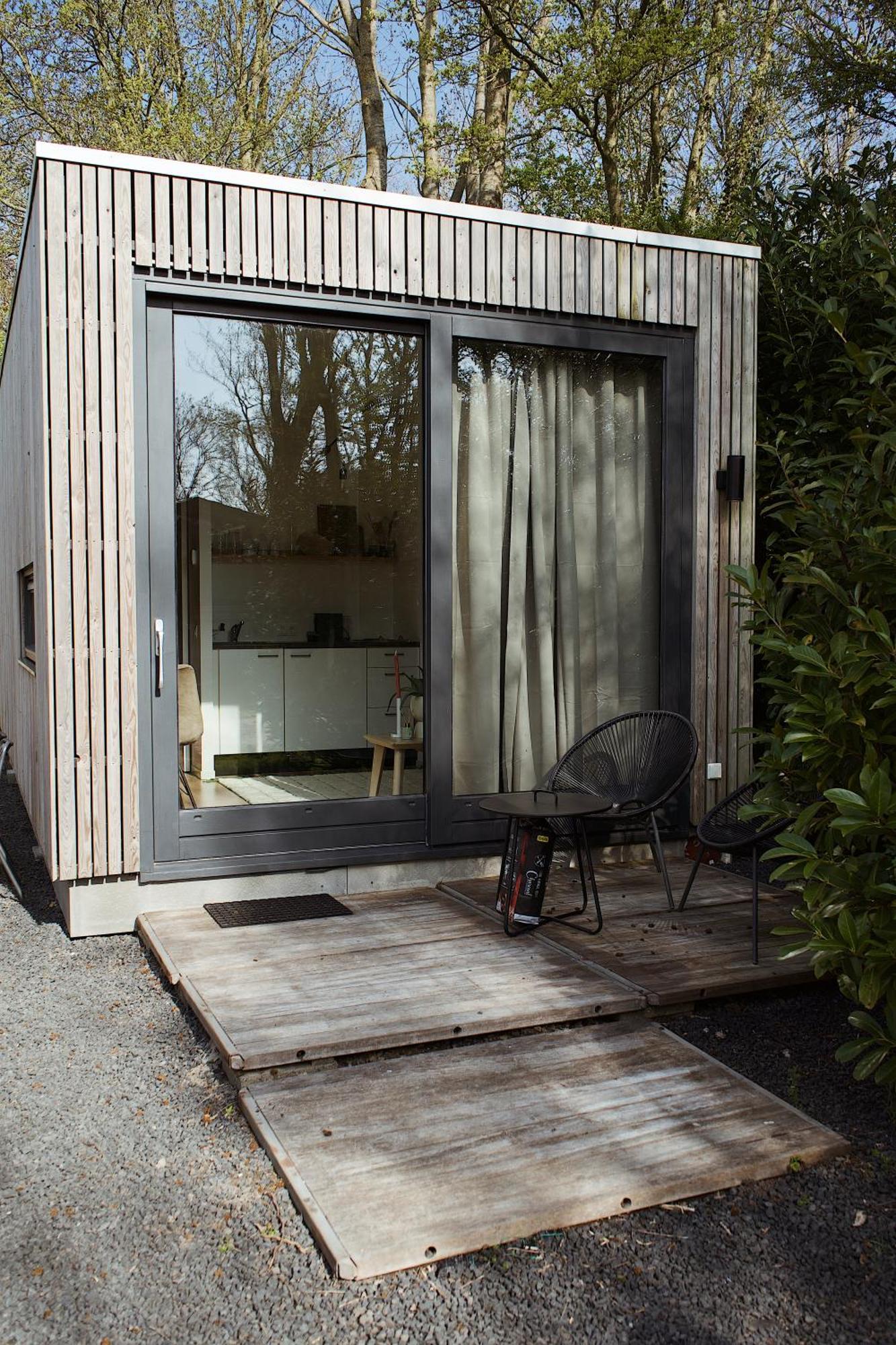 Modern Tiny House Op Rustig Watersportpark Βίλα Elahuizen Εξωτερικό φωτογραφία